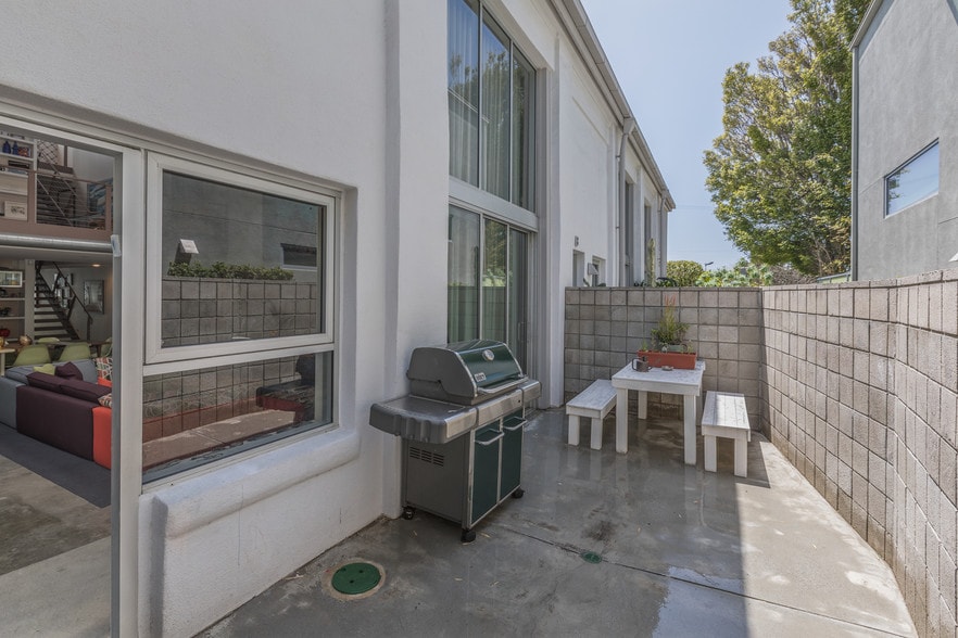 More Photos Of 2100 Abbot Kinney Blvd, Venice Office For Lease