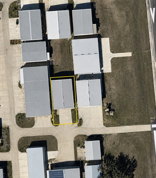 More Photos Of 108 Boerne Stage Airfield, Boerne Specialty For Sale