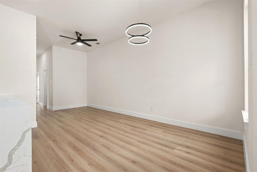 More Photos Of 4728 Sunbeam st, Houston Apartments For Sale