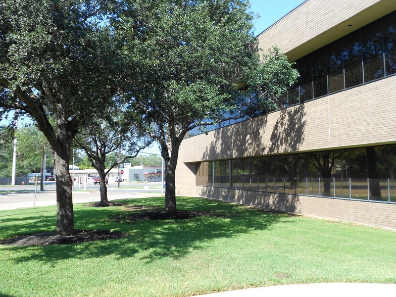 More Photos Of 3833 S Texas Ave, Bryan Office For Lease