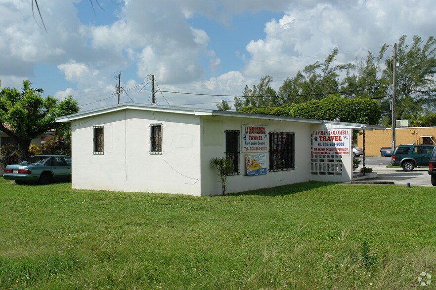 More Photos Of 7630 W Flagler St, Miami Office For Sale