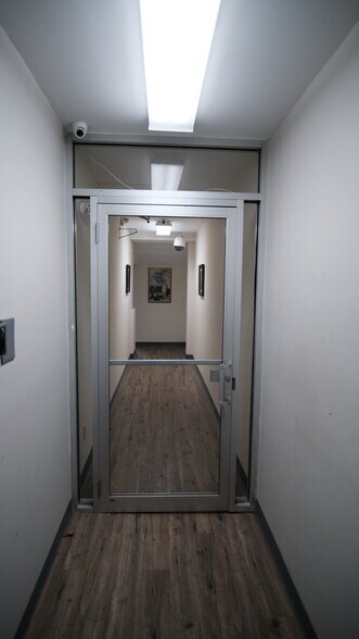 More Photos Of 130 Lenox Ave, Stamford Warehouse For Sale