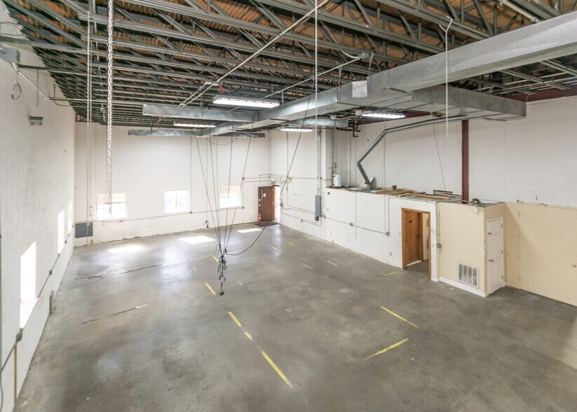 More Photos Of 30 Clematis Ave, Waltham Flex For Sale