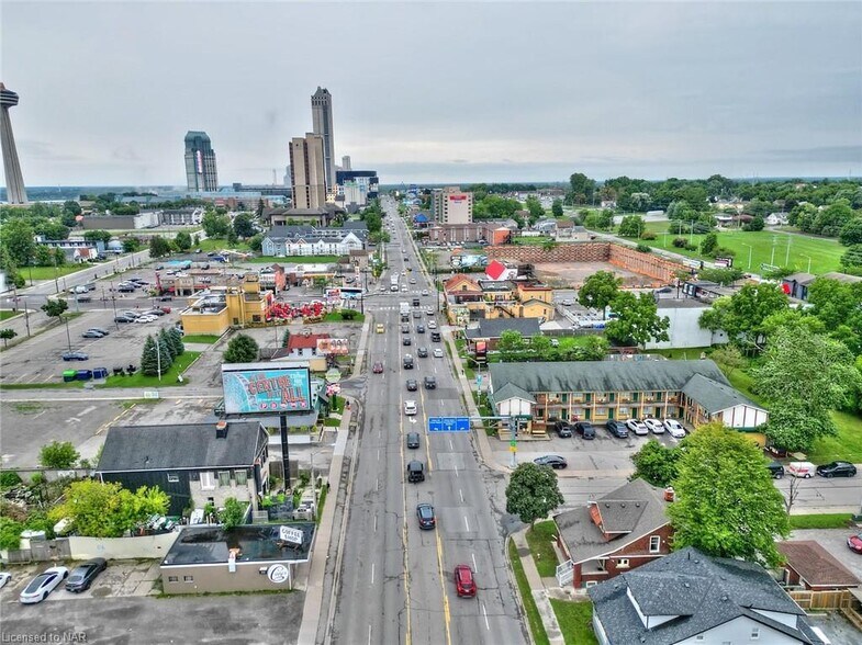 More Photos Of 5784 Stanley Ave, Niagara Falls Restaurant For Lease