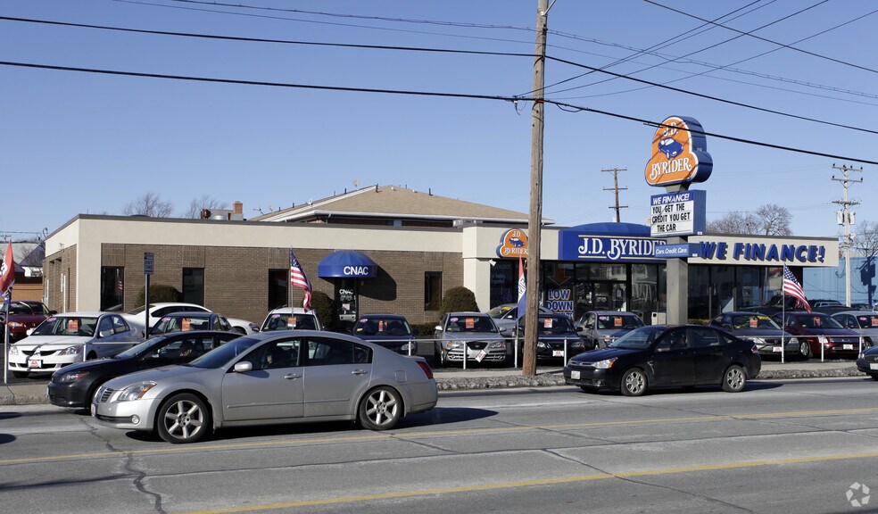 More Photos Of 615 Reservoir Ave, Cranston Auto Dealership For Lease