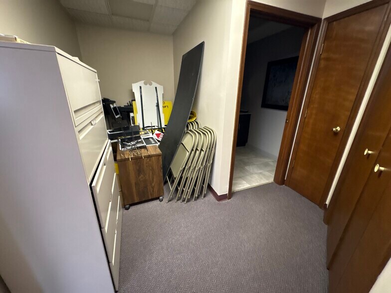 More Photos Of 1425 Sagamore Parkway N, Lafayette Office For Lease