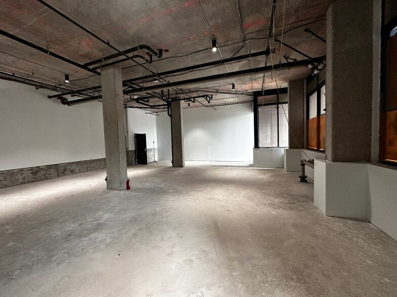 More Photos Of 206 5th Ave S, Seattle Apartments For Lease