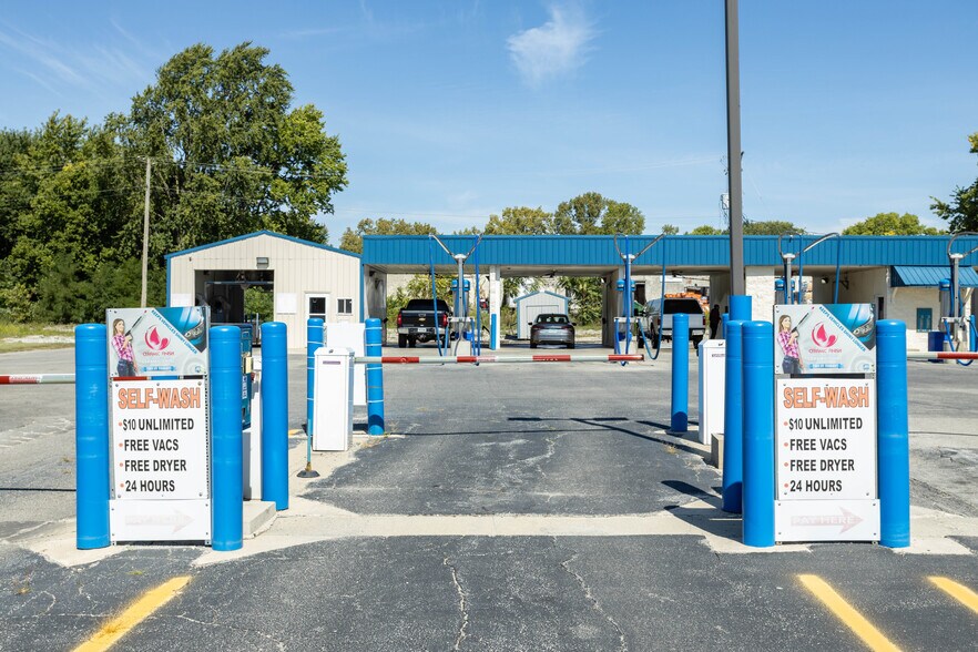 More Photos Of 1600 Washington Ave, Frankfort Specialty For Sale