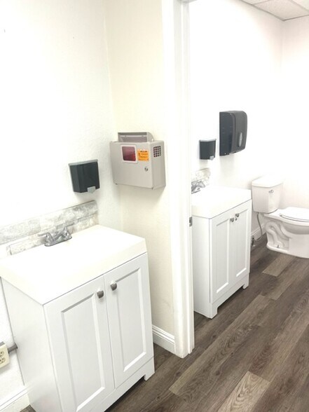 More Photos Of 121 W Whittier Blvd, La Habra Medical For Lease