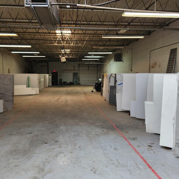 More Photos Of 2002 Zettler Rd, Columbus Flex For Lease