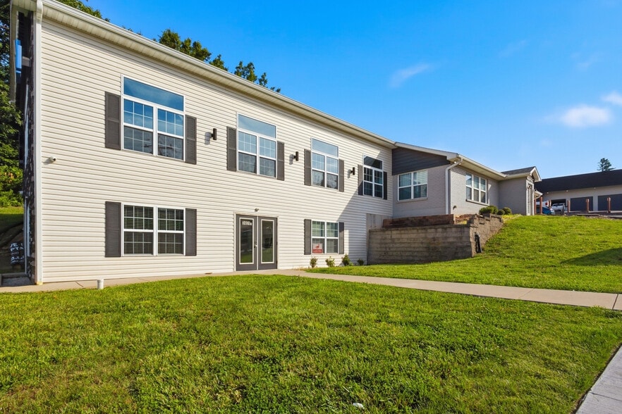 More Photos Of 3601 Commerce Dr, Arnold Office For Sale