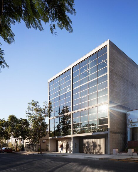 More Photos Of 743 Seward St, Los Angeles Office For Lease