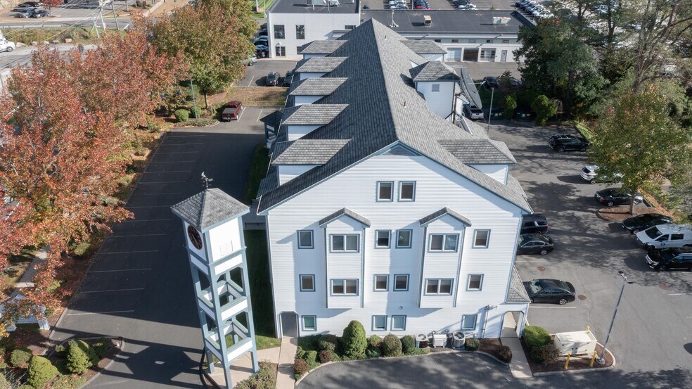 More Photos Of 98 Mill Plain Rd, Danbury Office For Lease