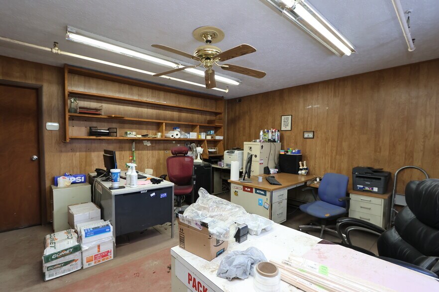 More Photos Of 202 W Livingston Ave, Crestline Warehouse For Sale