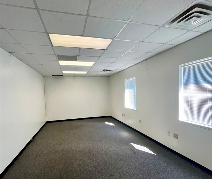 More Photos Of 211 Industrial Ave, Greensboro Warehouse For Lease