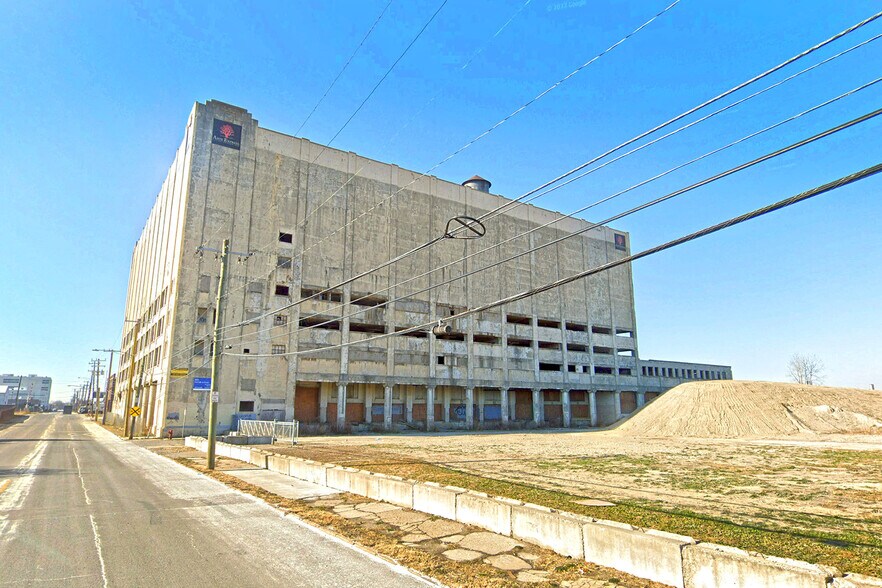 More Photos Of 1921 E Ferry St, Detroit Warehouse For Sale