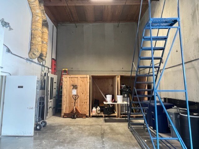 More Photos Of 20 S Linden Ave, South San Francisco Warehouse For Lease