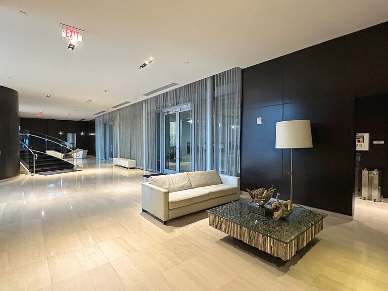 More Photos Of 900-990 Biscayne Blvd, Miami Apartments For Sale