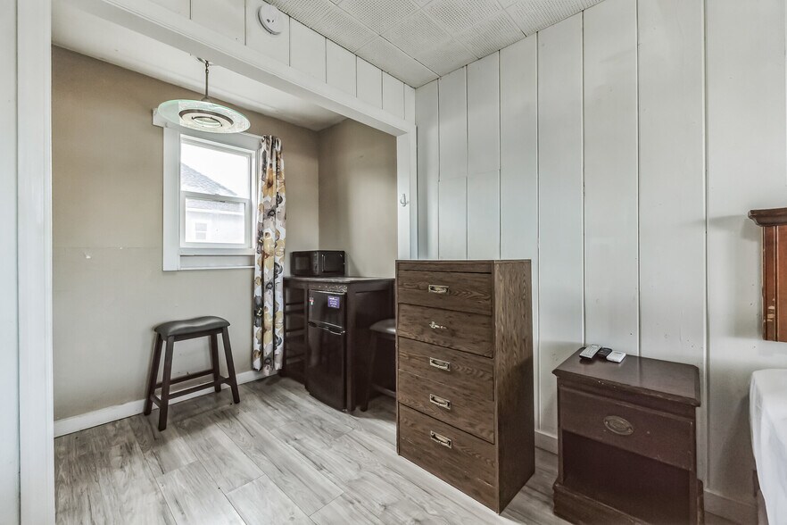 More Photos Of 2116 Adams Ave, La Grande Hotel For Sale