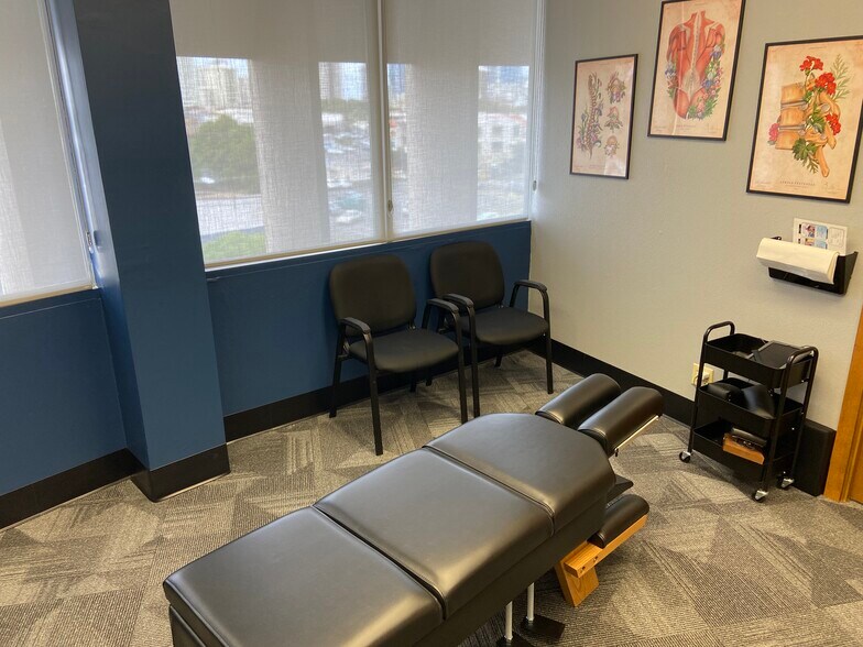 More Photos Of 1110 university Ave, Honolulu Office For Lease