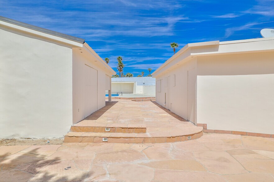 More Photos Of 2249 N Palm Canyon Dr, Palm Springs Hotel For Sale