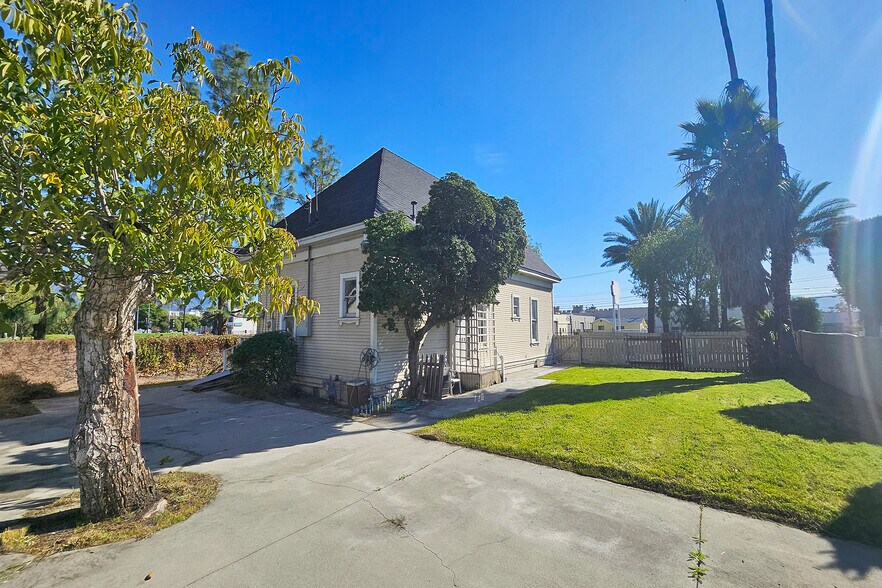 More Photos Of 1101 W Burbank Blvd, Burbank Office Residential For Lease