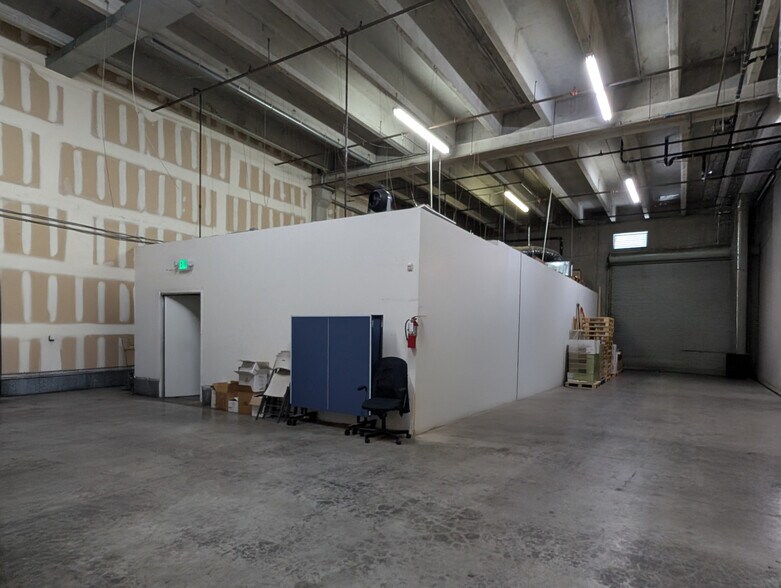 More Photos Of 3370 N San Fernando Rd, Los Angeles Service For Lease