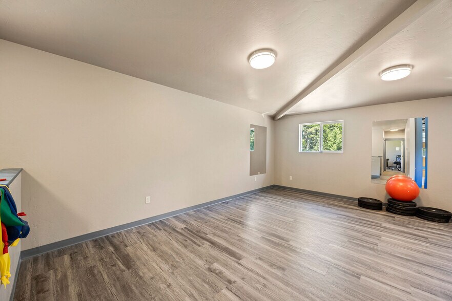 More Photos Of 112 E Blanchard Lake Rd, Whitefish Warehouse For Lease