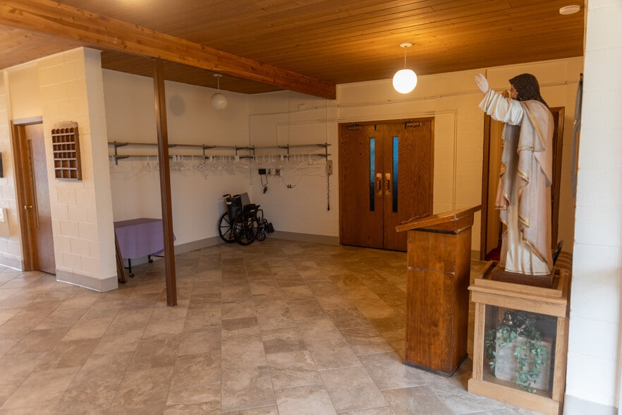 More Photos Of 381 H St, Hampton Religious Facility For Sale