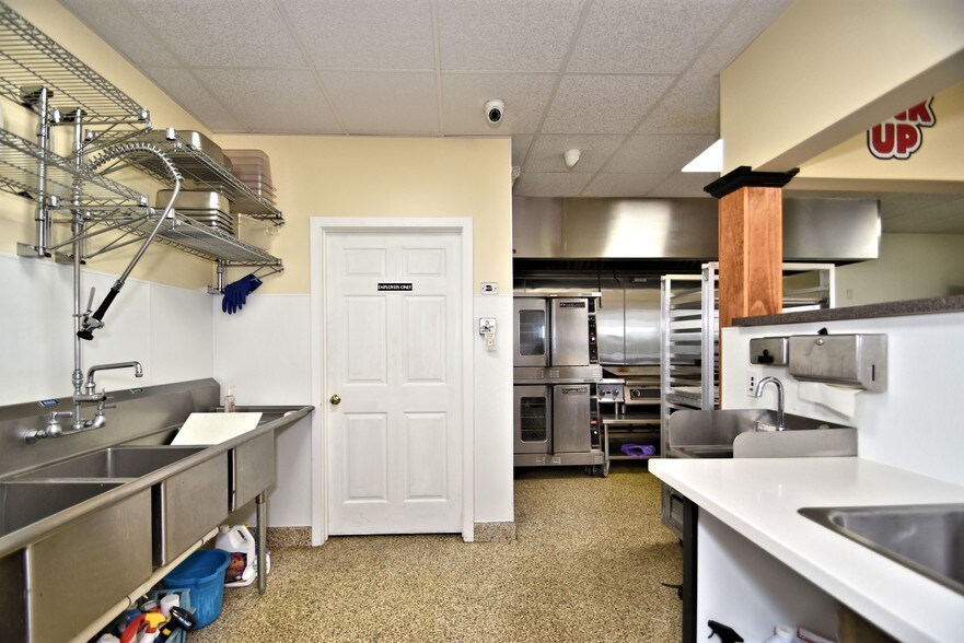 More Photos Of 397 Swamp Pike, Schwenksville Restaurant For Sale