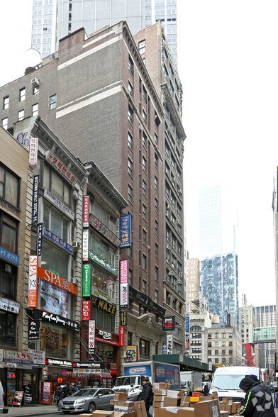 More Photos Of 34-36 W 32nd St, New York Office For Lease