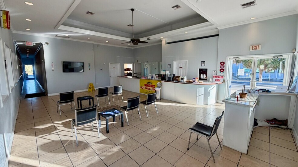 More Photos Of 287 S Indiana Ave, Englewood Freestanding For Sale