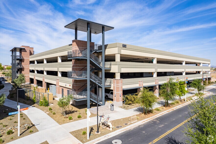 More Photos Of 15150 W Park Pl, Goodyear Office For Lease