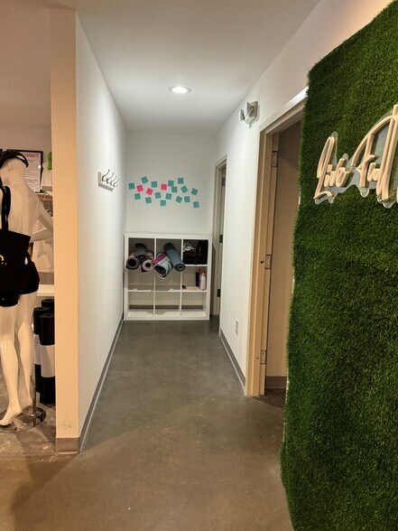 More Photos Of 3406-4 SE J St, Bentonville Freestanding For Lease