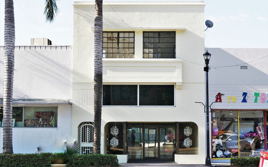 Primary Photo Of 726 Arthur Godfrey Rd, Miami Beach Restaurant For Lease
