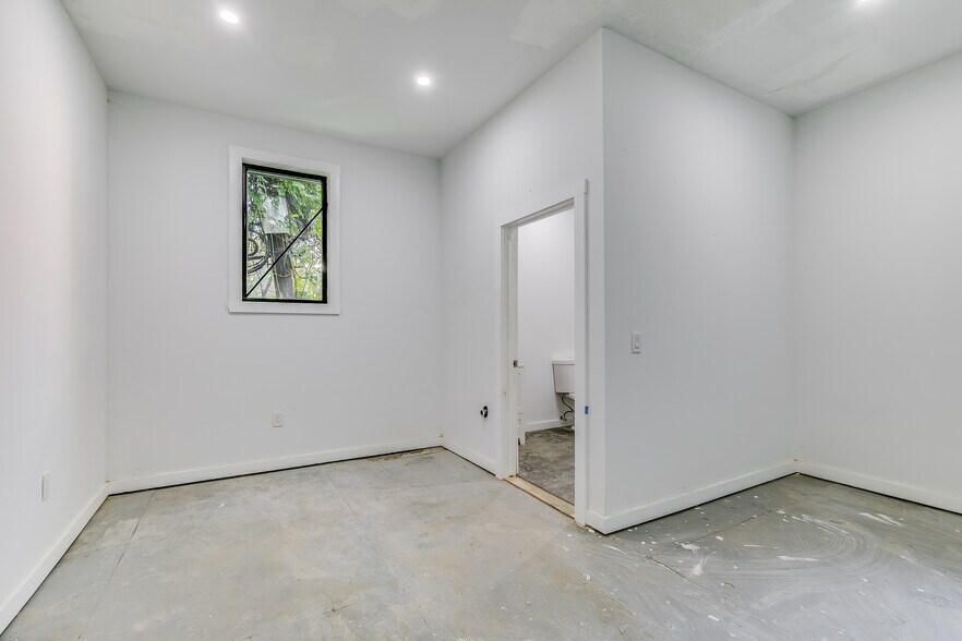 More Photos Of 534 Court St, Brooklyn General Retail For Lease