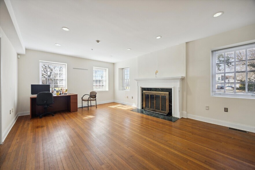 More Photos Of 400 E 21st St, Chester Office For Sale