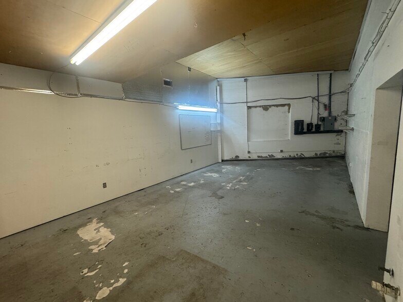 More Photos Of 6399 Haines Rd, Saint Petersburg Freestanding For Lease