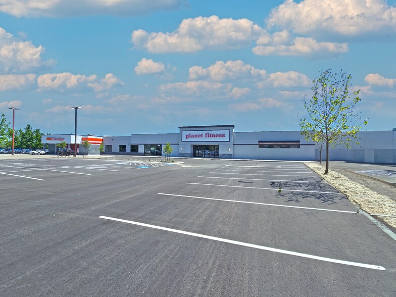 More Photos Of 1600 N Main St, Meridian General Retail For Lease