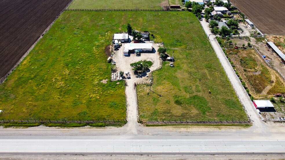 More Photos Of 23429 Highway 152, Los Banos Land For Sale