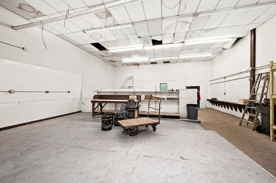 More Photos Of 350 Garfield Ave, Duluth Warehouse For Lease