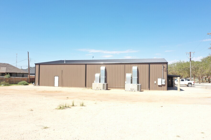 More Photos Of 1215 NW 1st Plz, Andrews Restaurant For Sale