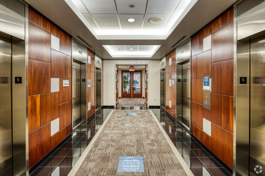 More Photos Of 501 E Kennedy Blvd, Tampa Office For Lease