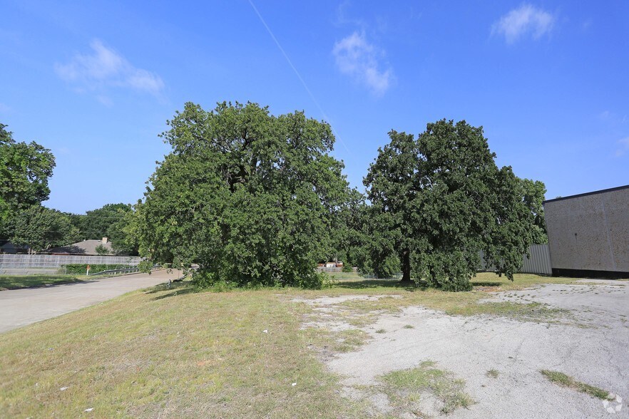 More Photos Of 237 S Belt Line Rd, Irving Land For Lease