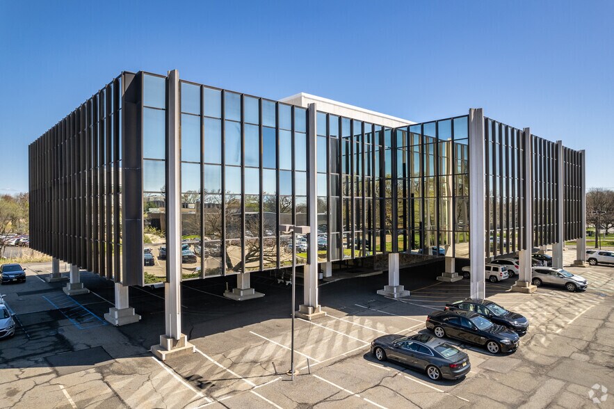 More Photos Of 20 Commerce Dr, Cranford Unknown For Lease