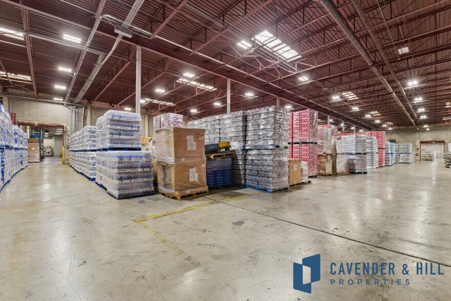 More Photos Of 3200 E Houston St, San Antonio Warehouse For Sale