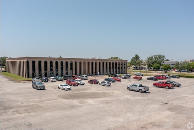 More Photos Of 1002 Gemini St, Houston Office For Lease