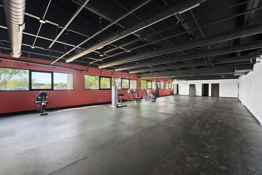 More Photos Of 560 W Brown Rd, Mesa Office For Lease