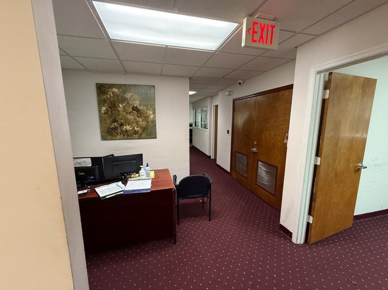 More Photos Of 7765 SW 87th Ave, Miami Medical For Sale