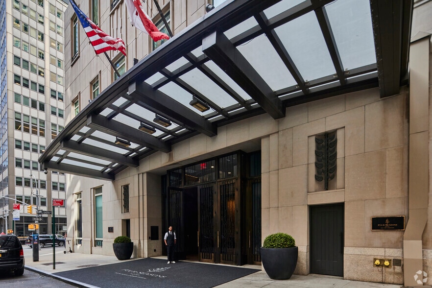 More Photos Of 27 Barclay St, New York Hospitality For Sale